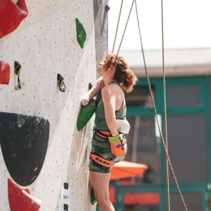 Juli - Para Dm - Athletin kletternd